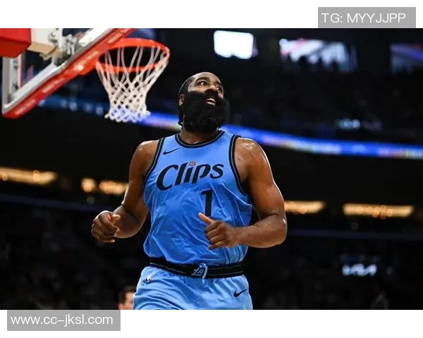 哈登小卡联手罚球命中率惊人活塞全队三分表现堪忧