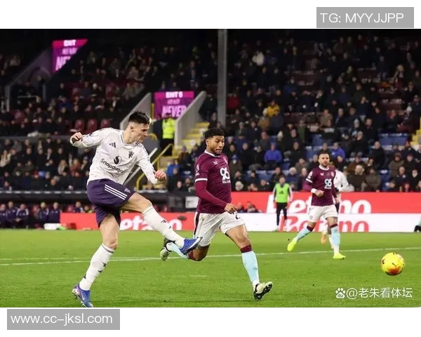 回忆曼市德比的经典瞬间复古球衣与继海C罗卡里克的精彩表现 回忆曼市德比的经典瞬间复古球衣与继海C罗卡里克的精彩表现